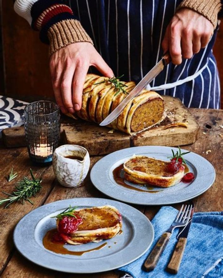 Gaz Oakley Age | Wiki, Net worth, Bio, Height, Girlfriend