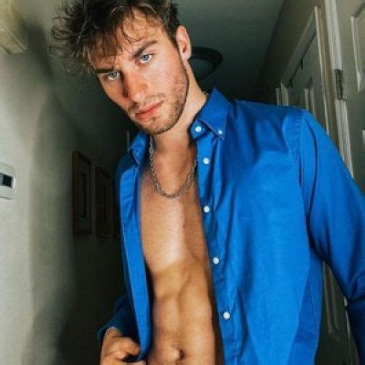 Gentry Mikesell- Wiki, Age, Bio, Height, Girlfriend, Career, Net Worth