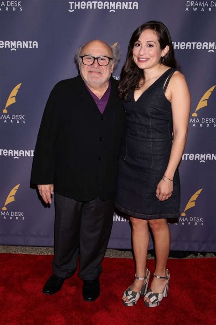 How tall is Lucy DeVito