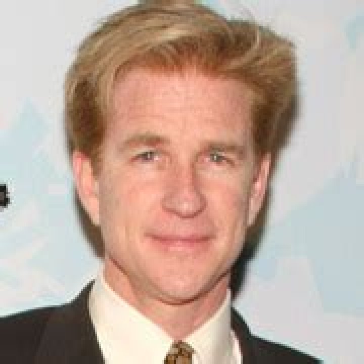How tall is Matthew Modine