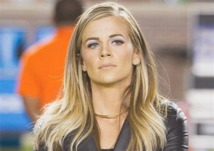 How tall is Samantha Ponder