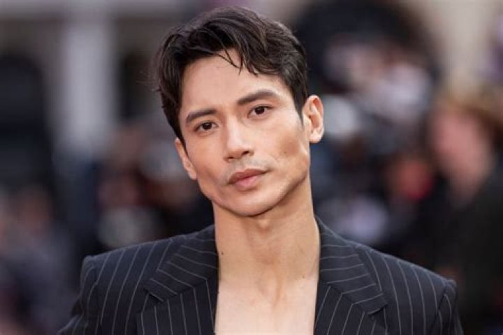Manny Jacinto ·