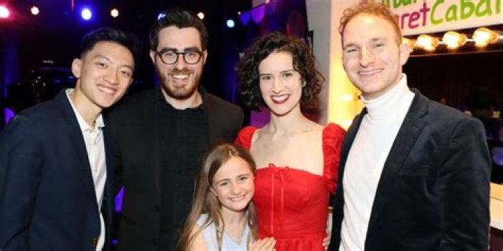 Victoria Elena Flores Biography, Age, Height, Husband, Net Worth, Family ·