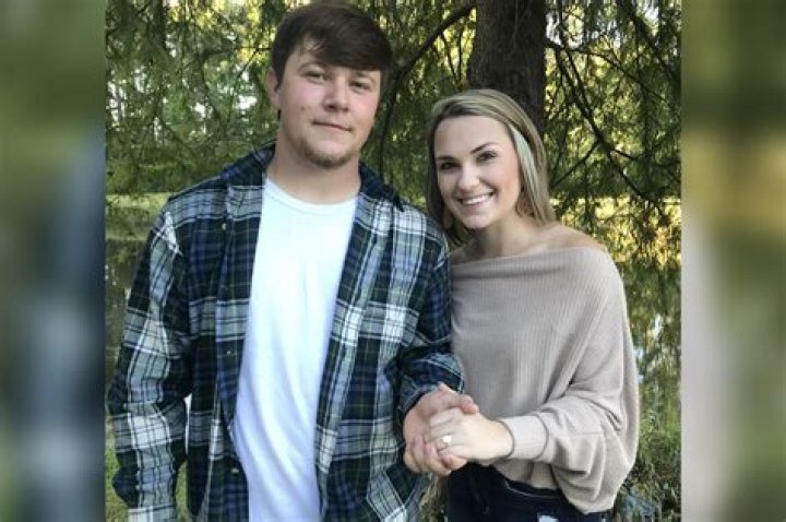 Who is Lakelyn Doyle? Pregnant wife of missing boater wants GoFundMe page donations to stop amid rum